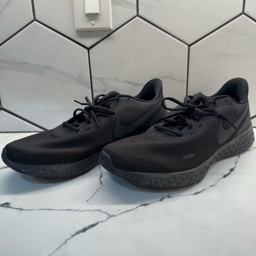 Nike Revolution 5 - Running Shoe - Men’s 14